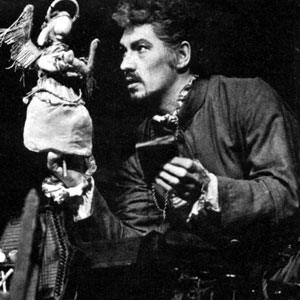 1974, DR FAUSTUS: Dr Faustus (Ian McKellen) with Good Angel puppet  