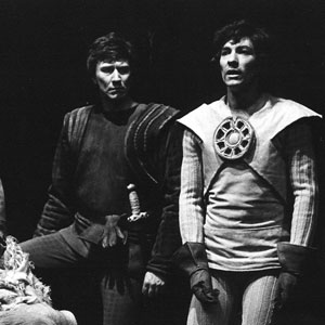 1974, KING LEAR (1974): Final scene  